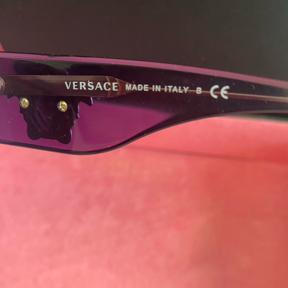 Authentic VERSACE Women’s Sunglasses Cat Eye Purple Gold Medusa - Picture 4 of 7